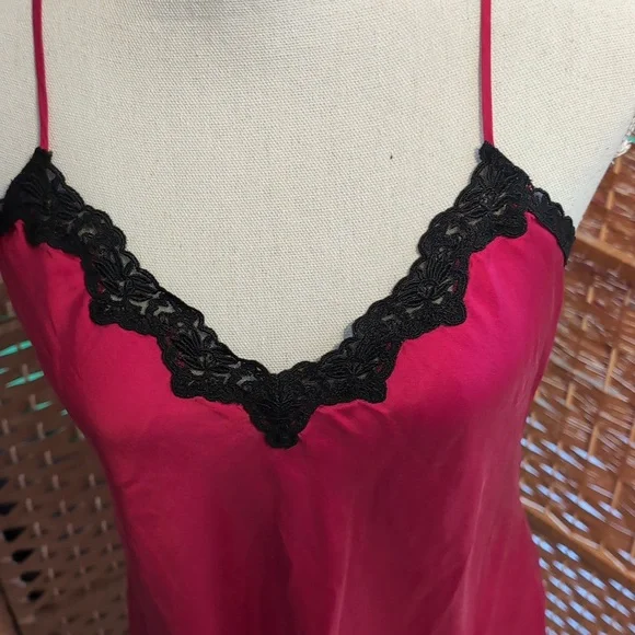 Morgan Taylor Scarlet Chemise with Ebony Lace - Picture 2 of 6